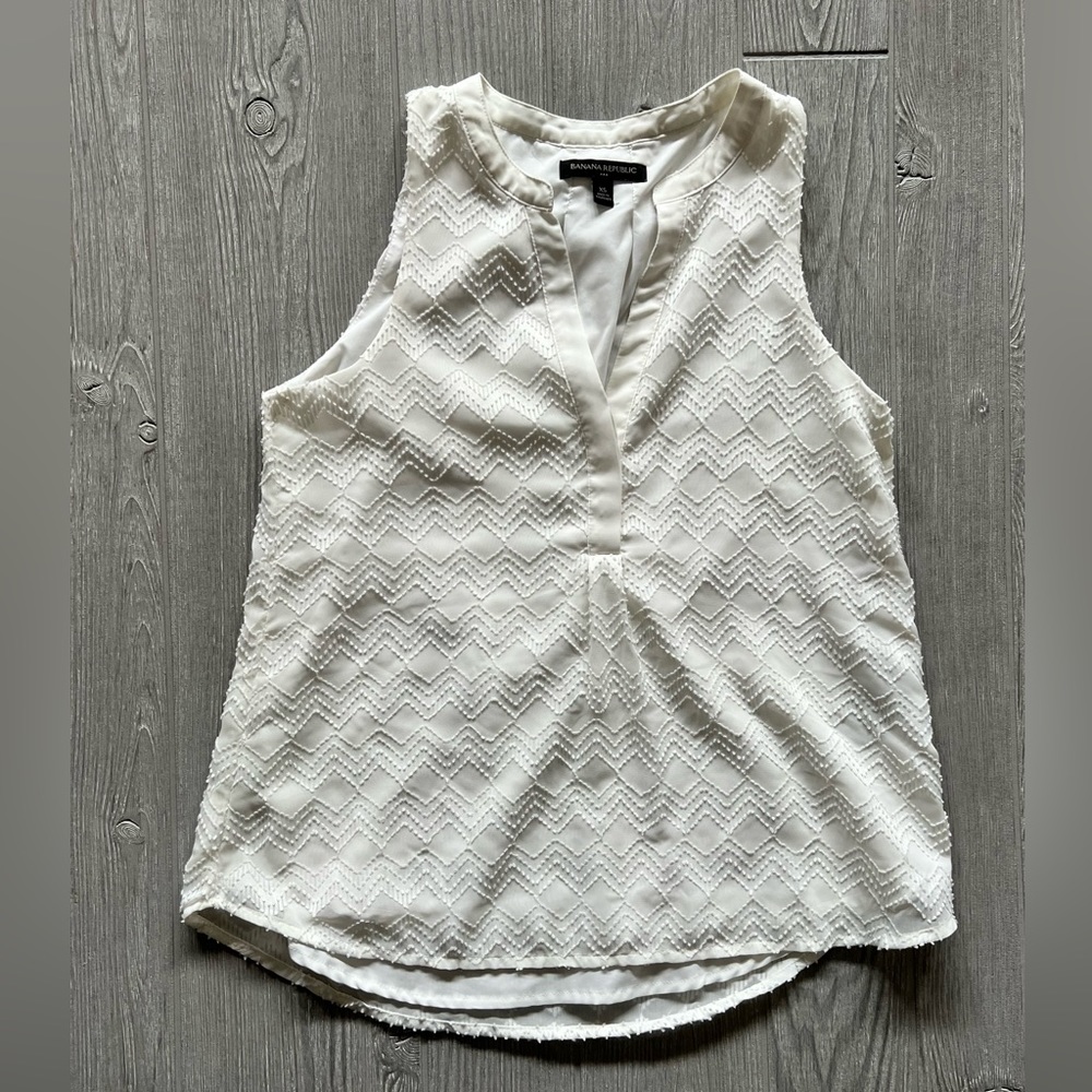 Banana Republic Factory Sleeveless Blouse Cream Chevron Textured Tank Top XS